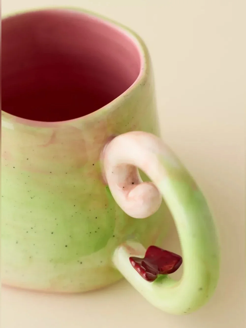 ❣️🪷NET Urban Outfitters Garden Critters Peekaboo Ceramic Mug 🌙